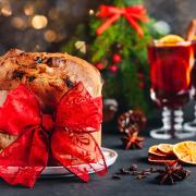 Panettone, struffoli o tronchetto? Ecco i più golosi dolci di Natale