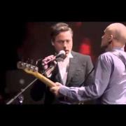Chi l'avrebbe detto? Robert Downey Jr. è anche un cantante capace di tener testa a Sting!