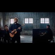 Ed Sheeran suona una struggente versione live di Eyes Closed: il video