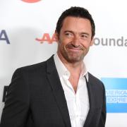 Hugh Jackman manda un commovente e potente messaggio a Olivia Newton -John