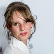 La figlia di Uma Thurman è un'ottima cantante: guarda il video!
