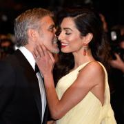 Amal Clooney ancora una volta maestra di stile