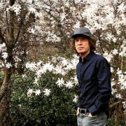 Mick Jagger in incognito  incantato dal Duomo di Siena