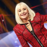Raffaella Carrà icona della cultura: anche il  Guardian elogia la  Raffa nazionale!