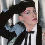 Auguri, Annie Lennox