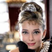 Audrey Hepburn: all'asta la collana di Vacanze romane