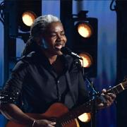 Tracy Chapman esegue Fast Car con Luke Combs: il video