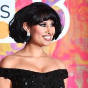 Raye trionfa ai Brit Award
