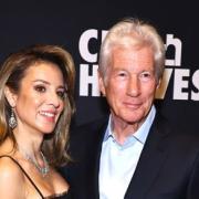Richard Gere torna a farsi vedere con la moglie Alejandra