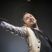 Cesare Cremonini in studio: le foto più belle