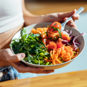 Primavera e dieta: come dimagrire con l’alleato bruciagrassi 