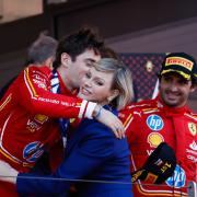 L'entusiasmo della Principessa Charlene e del Principe Alberto per la vittoria di Leclerc