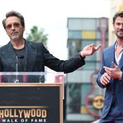 Robert Downey Jr e Chris Hemsworth irresistibili sulla Hollywood Walk of Fame