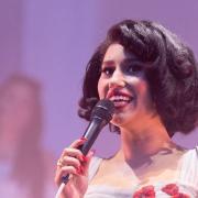 Raye esegue Genesis: il video