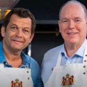 Il Principe Alberto cucina in tv: il video