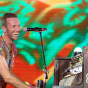 I Coldplay annunciano l'uscita del nuovo singolo