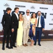 Kevin Costner: la bellissima foto con i figli