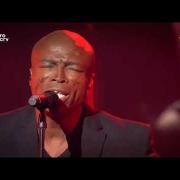 18 luglio 1994: Seal pubblica Kiss From A Rose