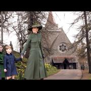 Kate Middleton sorridente e serena appare a sorpresa in pubblico: il video