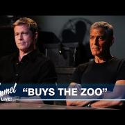 George Clooney e Brad Pitt in un divertentissimo sketch: il video