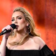 Adele progetta una stanza segreta nella sua villa. Ecco perché