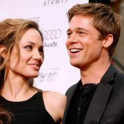 Brad Pitt implora Angelina Jolie di fargli vedere i suoi gemelli