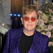 Elton John: gli amici preoccupati per la sua malattia