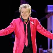 Rod Stewart noleggia un super yacht per festeggiare i suoi 80 anni