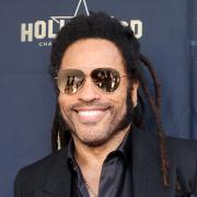  5 febbraio 2008: Lenny Kravitz pubblica l'album  It Is Time for a Love Revolution