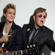Elton John pubblica un nuovo album con Brandi Carlile: guarda il video di "Who Believes In Angels?"