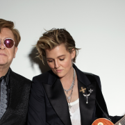 Elton John esegue Who Believes In Angels?  al Saturday Night Live. Il video