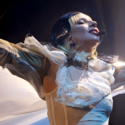 Lady Gaga trionfa a Coachella. Il video di Shallow