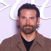 Bradley Cooper: il bacio con Gigi Hadid. La foto