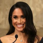 Meghan Markle pubblica nuove foto della figlia Lilibet. Ma un video con un suo balletto in sala parto scatena le polemiche
