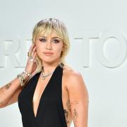 Miley Cyrus ha voluto Naomi Campbell nel suo album. Il video