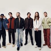 I Maroon 5 pubblicano il nuovo album Love Is Like. Ad anticiparlo, il singolo All Night