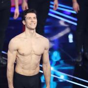 Roberto Bolle: il suo messaggio di pace sulle note di Imagine. Il video