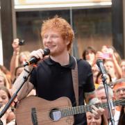 Ed Sheeran fa tremare il pubblico. E la terra