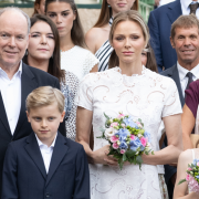 Principessa Charlene: tutta l'emozione del ritorno a scuola dei gemelli Jacques e Gabriella. Le foto