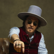 Zucchero ospite a sorpresa al concerto di Salmo entusiasma il pubblico. Il video