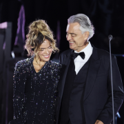 Andrea Bocelli canta in Vaticano per l'evento Grace for the World. Guarda i video più belli