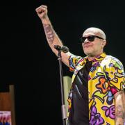 Max Pezzali canta "Leggero" di Ligabue: sarà nell'album "Buon Compleanno Elvis Covered"