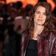 Charlotte Casiraghi e Meghan Markle meravigliose alla Parigi Fashion Week