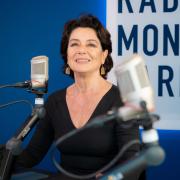Monica Guerritore ospite di Radio Monte Carlo: le foto più belle