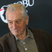 Robert De Niro a Roma gusta con entusiasmo carbonara e amatriciana. Il video