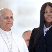  Naomi Campbell e Laura Pausini  in visita dal Papa