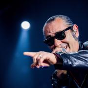 Luca Carboni: Bologna gli dedica le sue luminarie natalizie