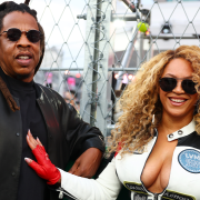 Beyoncé : il giro sulla Ferrari di Lewis Hamilton. Il video