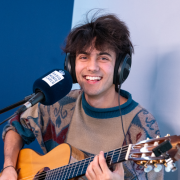 aron! suona live durante Monte Carlo Nights