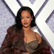 Rihanna si diverte tra il pubblico al concerto di Mariah Carey